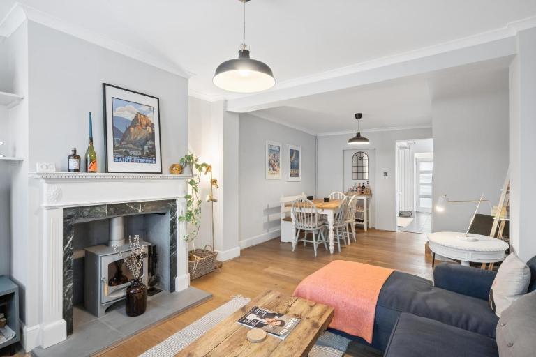 Charming Terrace Cottage with Beautiful Garden - Pass the Keys - Bed and Breakfast Thame