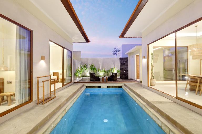 The R Villa Talang - Brand New Near Beach & Stunning Sunsets - Bed and Breakfast Tanah Lot