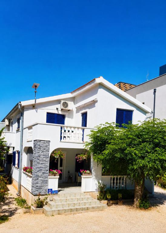 Apartmani Vesna - Bed and Breakfast Vir