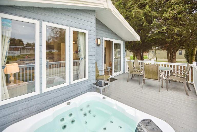 The Haven Lodge with Hot Tub - B&B York