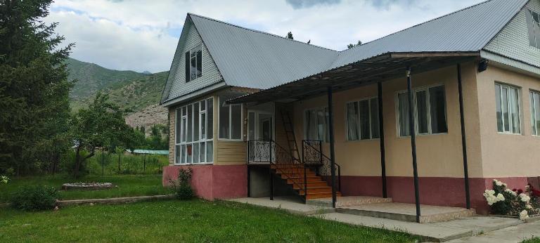 Seitek Guest House - B&B Kurmenty