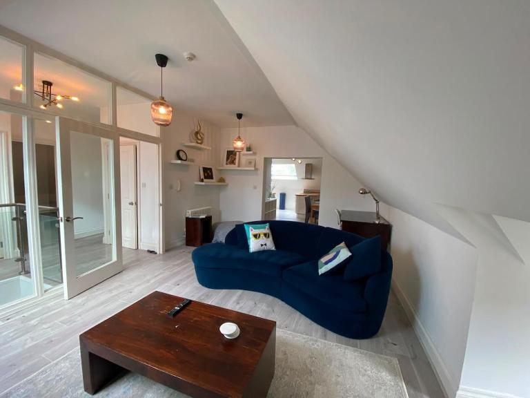 Luxury 3BR Penthouse Suite Central & Convenient - B&B Brighton