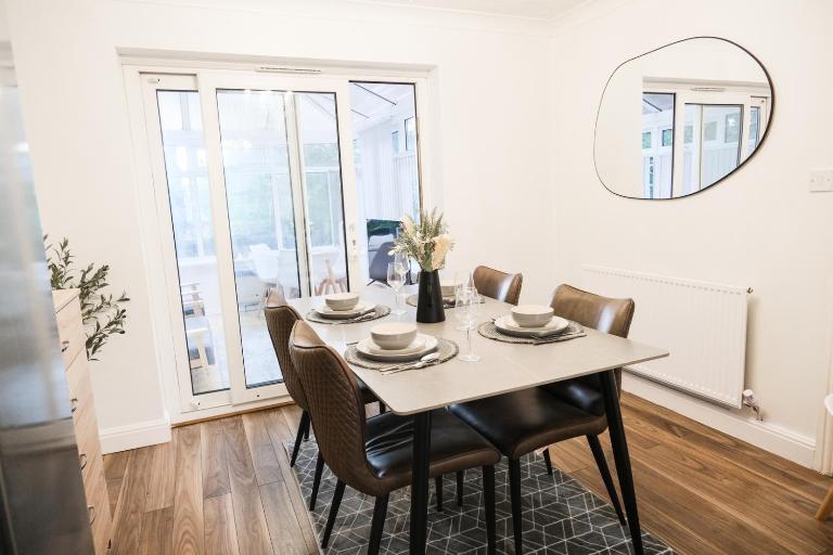 Premium Family & Contractor Free Park | EV Charger - B&B Rochdale