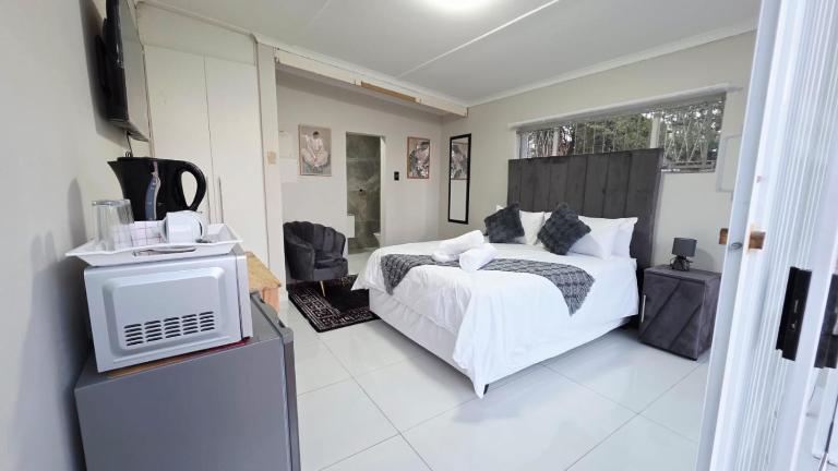 12 On Bird BnB - B&B Beacon Bay