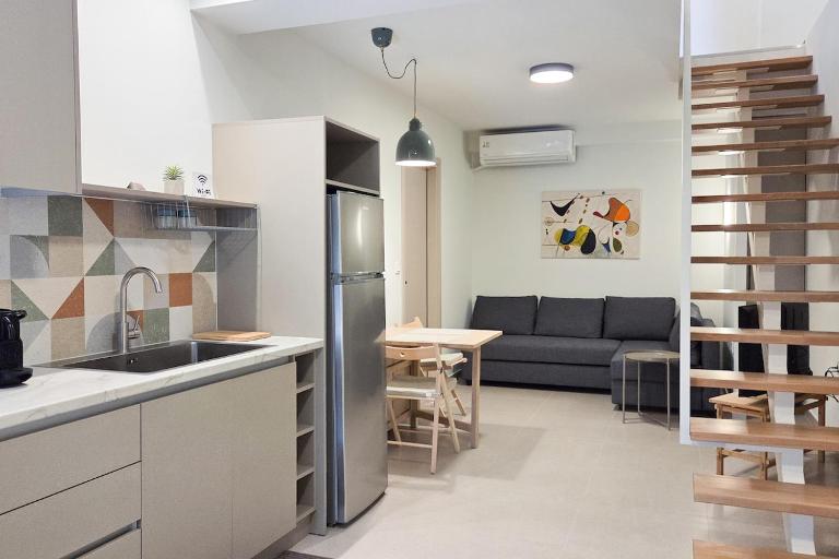 Ydras146 Loft - B&B Kalamata