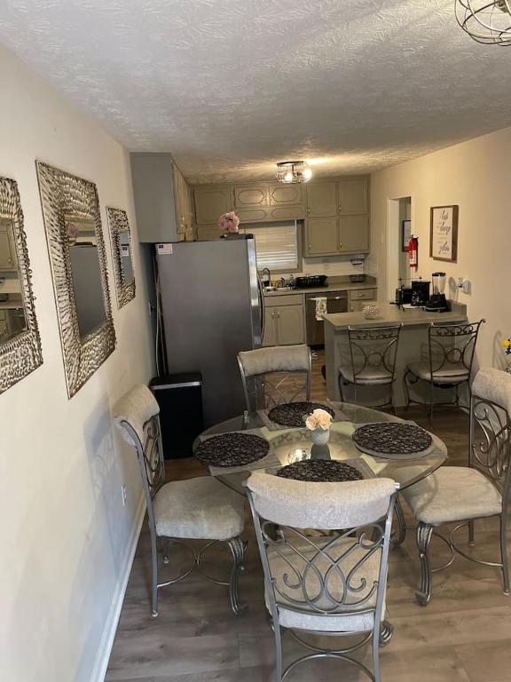 Spacious Stockbridge Sanctuary: 20 Mins to Airport - Chambres d'hôtes Stockbridge