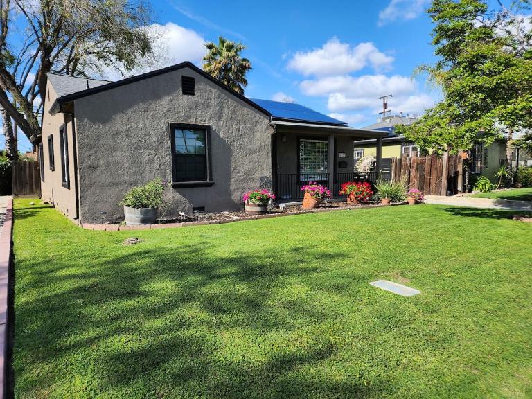 21 Cozy Home in the Heart of the City - Chambres d'hôtes Stockton