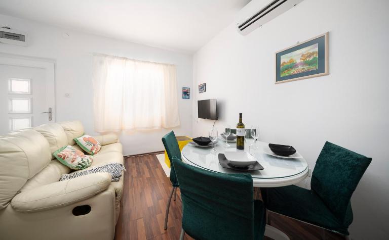 Holiday home-Sunny side - B&B Grebaštica