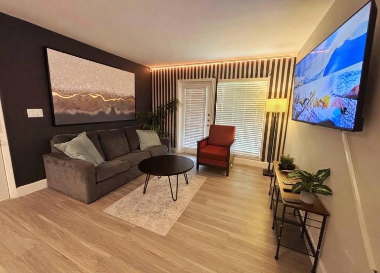 Sunny 2Bed 1Bath | King Beds | NRG at walk | Rodeo - B&B Houston