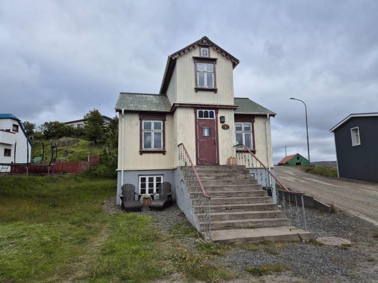 Steinhúsið - B&B Hólmavík