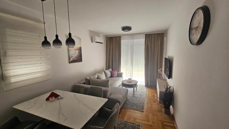 Apartman E&A - B&B Radanovići