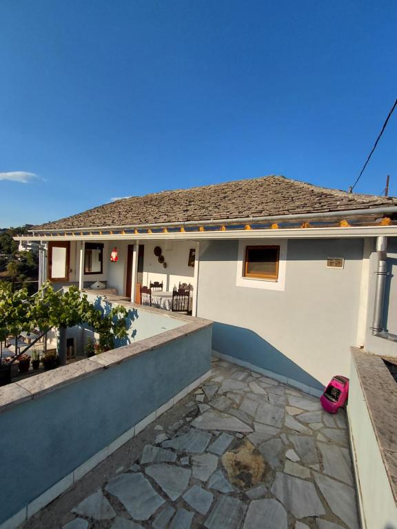 Loykas rooms - B&B Argirocastro