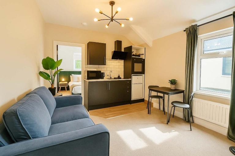 1 Bedroom Apartment in City Centre with Free Parking - Chambres d'hôtes Cardiff