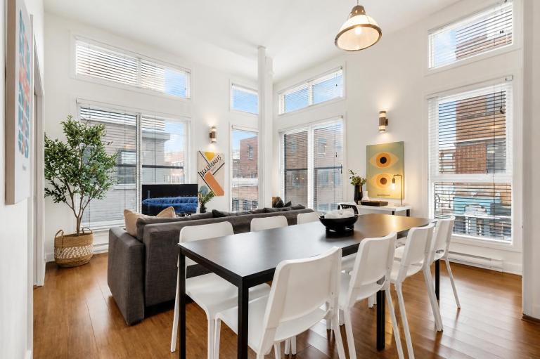 LiV MTL Main Plateau Suites Near Downtown Montreal - B&B Montreal