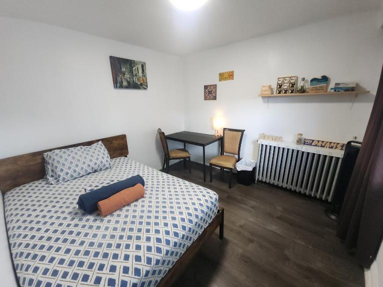 Affordable Quiet Private Room - 10-min Walk to Subway - Ferienwohnung Toronto