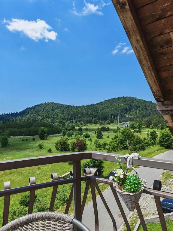 Cozy Apartment PAnton near Fužine with fireplace - B&B Vrata