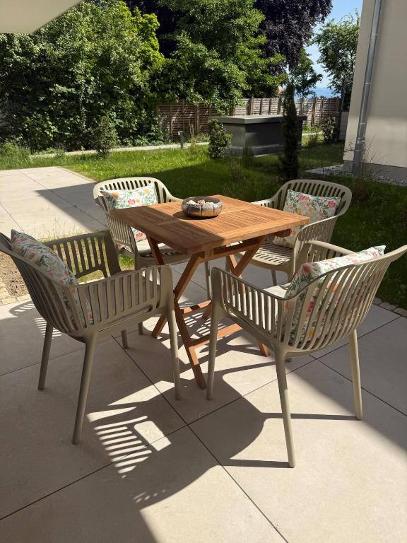 Lakefront Retreat 2 - direkt am Seeufer - B&B Friedrichshafen
