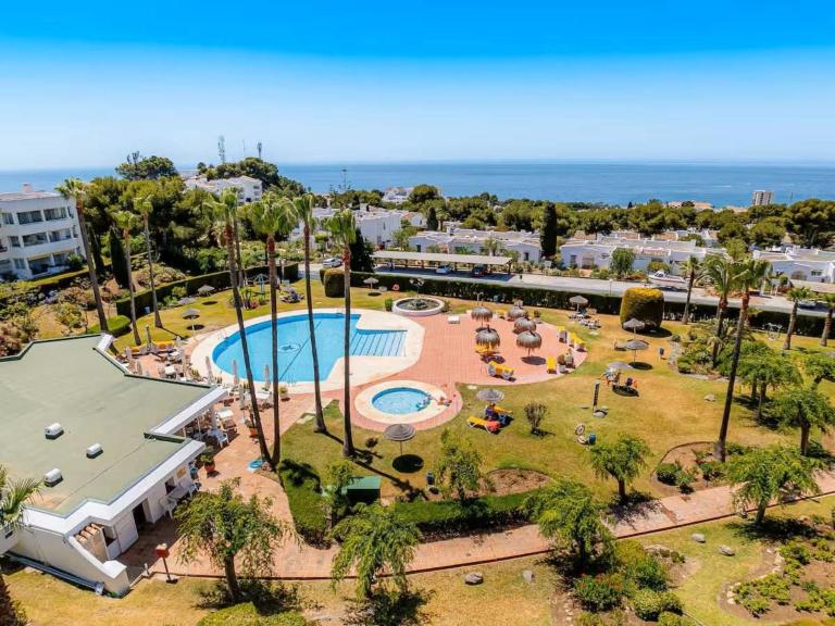 Monte B - Miraflores, Beach, Pools, Sea Views - B&B Sitio de Calahonda