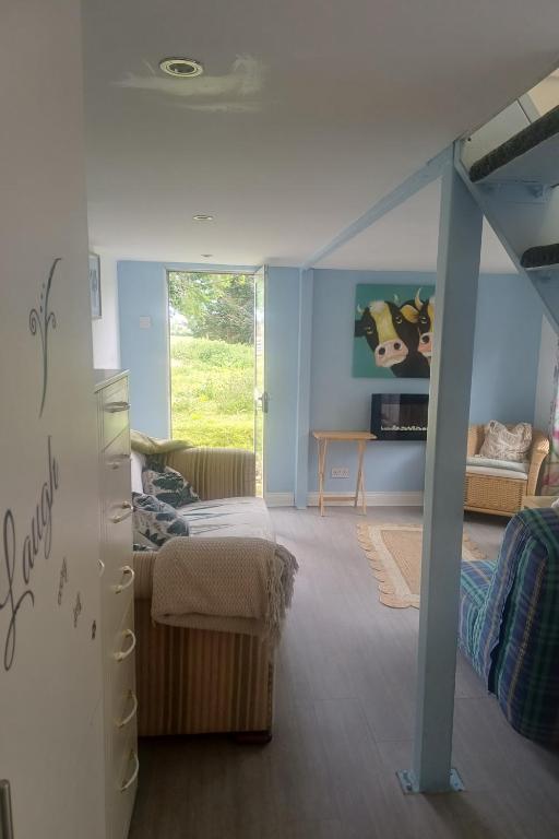 Inviting 1-Bed Cottage in Pontypridd - B&B Pontypridd