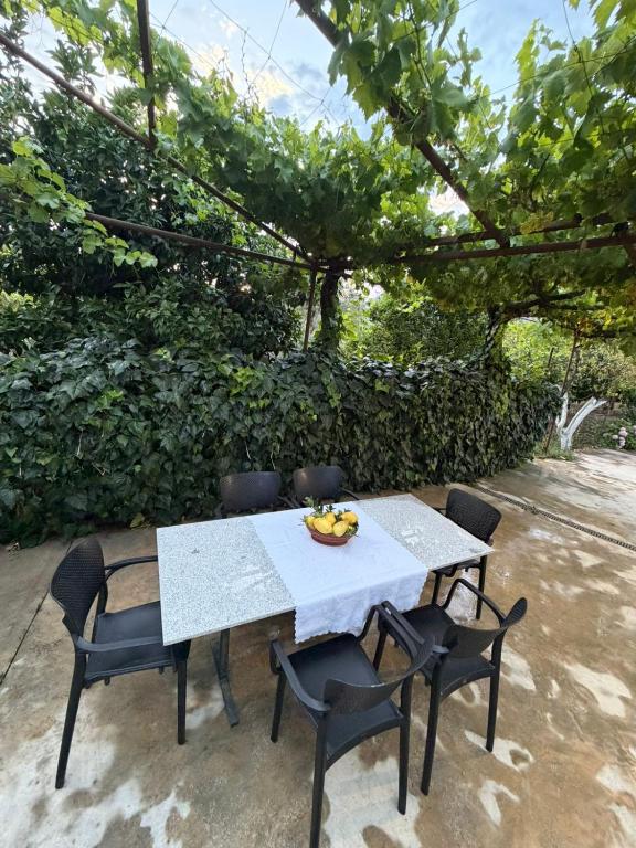 The Hidden Orchard near Saranda - B&B Delvina