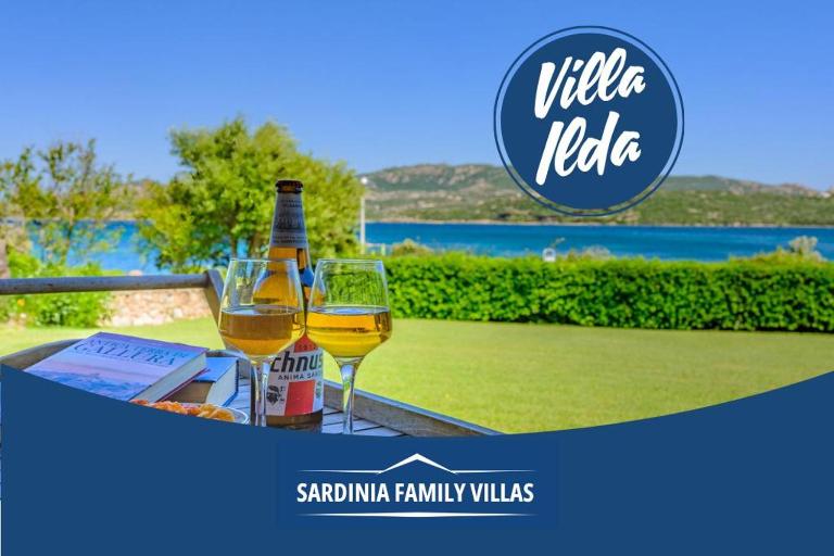 Sardinia Family Villas - Villa Ilda with direct access to the sea - B&B Cannigione