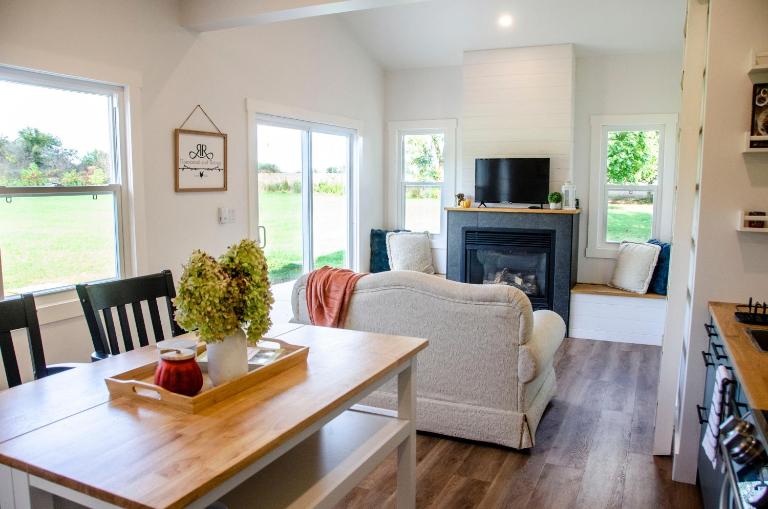 Blue Moon Bungalow - B&B Tillsonburg