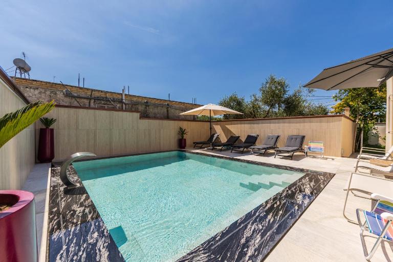 Oasis Paradise Pool Villa - Bed and Breakfast Durrës