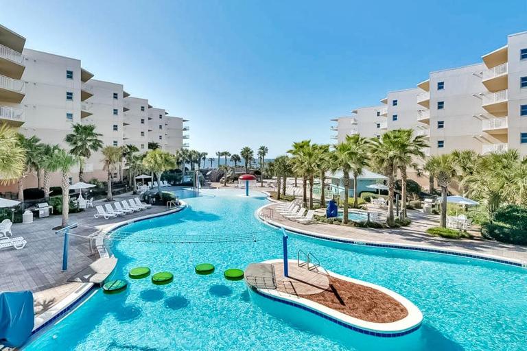 Second floor beachfront condo with pool and hot tub access w&D and central AC - B&B Fort Walton Beach