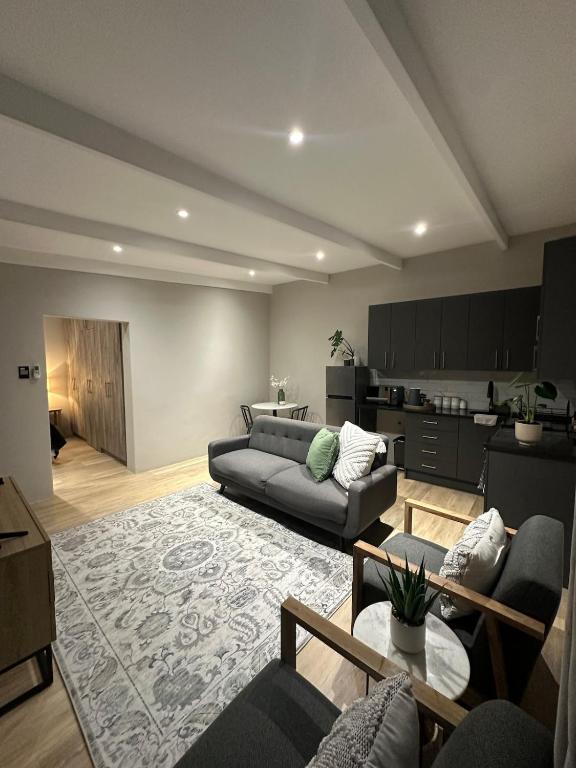 Somerset-West PRIME SPOT Solar Powered - B&B Helderberg