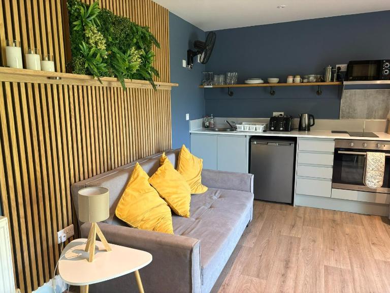 Luxury Silver Birch Lodge: Hot Tub/BBQ/Fire Pit - B&B Toppesfield