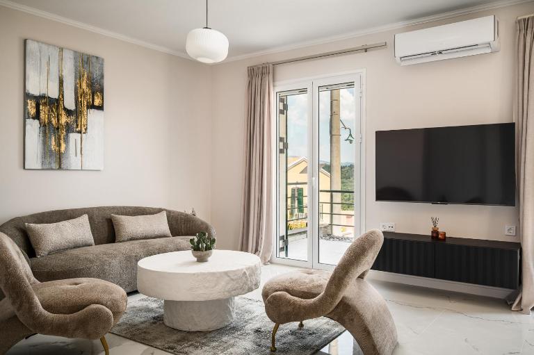 Althaia Three-Bedroom Maisonette by Konnect - Bed and Breakfast Corfu