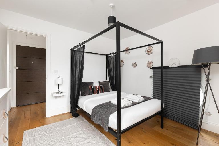 Woolwich 1BDR Factory Flat with Balcony - B&B London