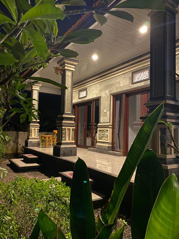 Adisamasta Guesthouse - Bed and Breakfast Sidemen
