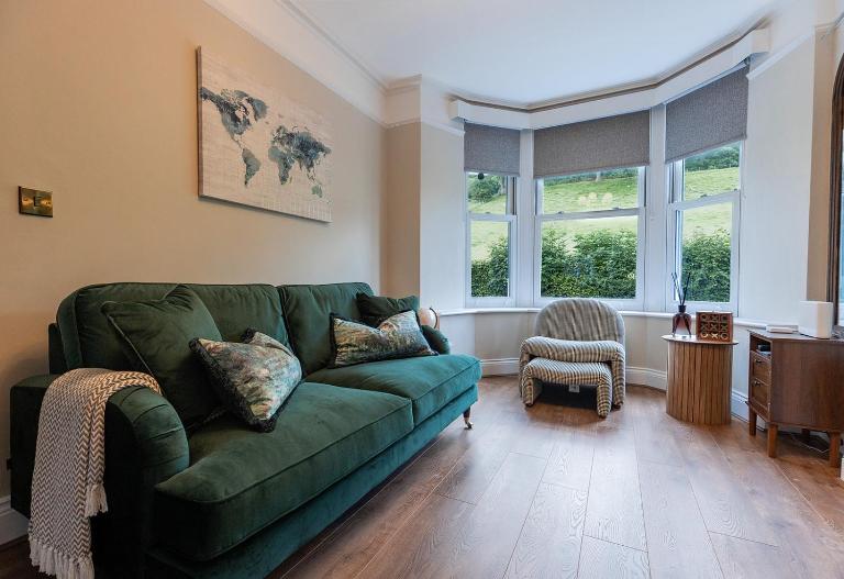 FELL HOUSE - Stylish Lake District Escape by Lake Windermere - Chambres d'hôtes Ambleside