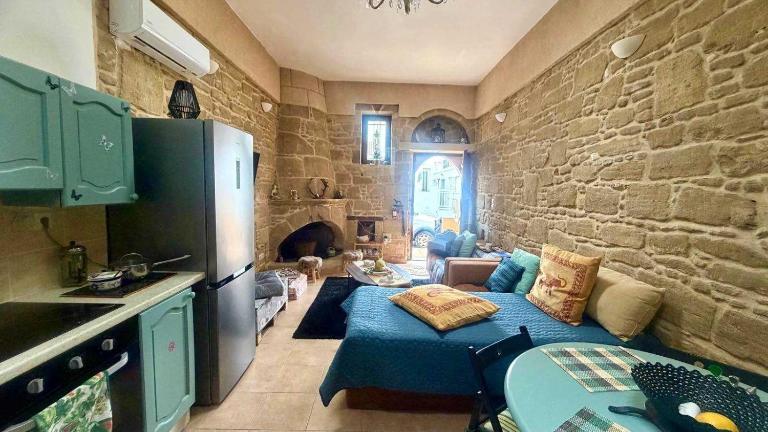 Malonas Stone 2 Bd House - B&B Rodas