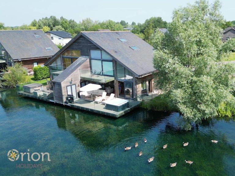 Waters Edge 16, Heron Lodge - Ferienwohnung Cirencester