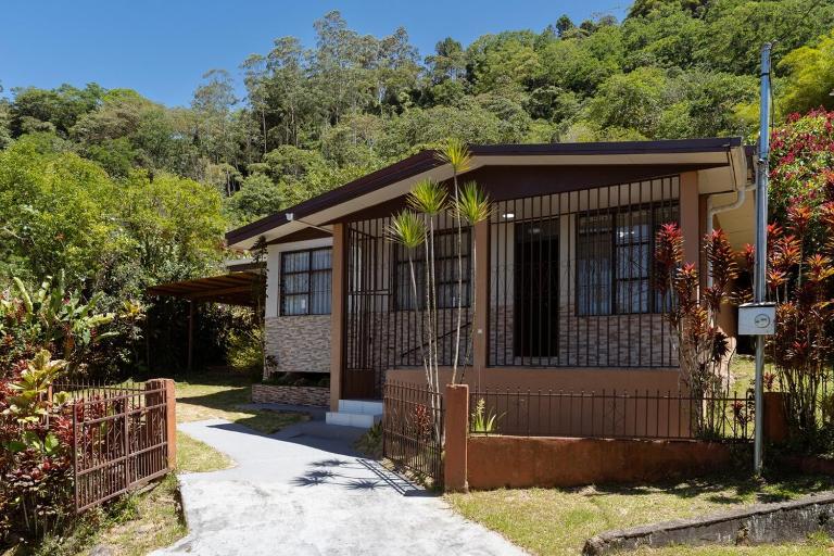 Nature Retreat in Turrialba Fast WiFi and Peaceful - Bed and Breakfast Verbena Norte