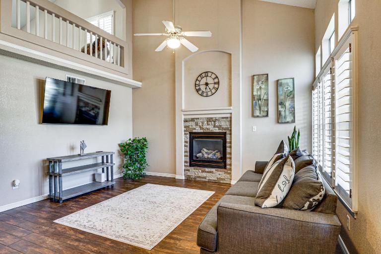 East El Paso Family Home w/ Backyard Haven - Bed and Breakfast El Paso