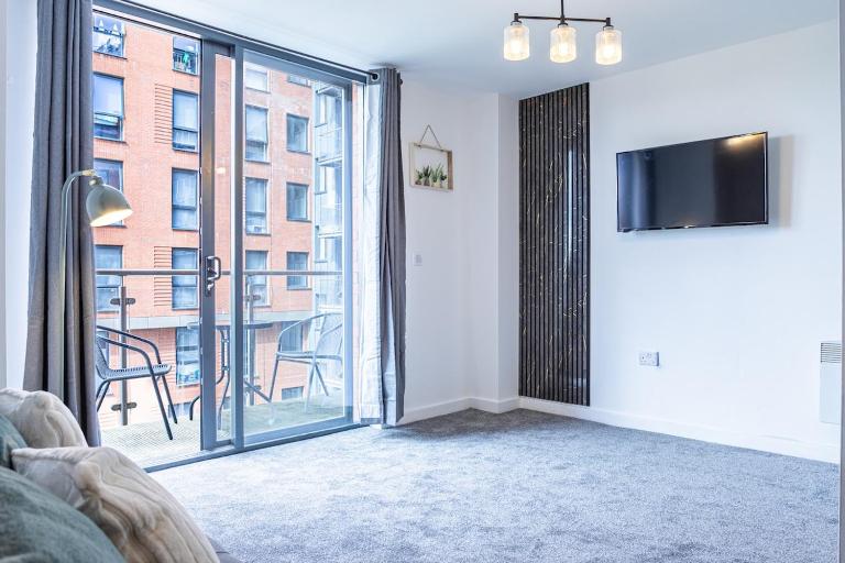Manchester City Centre, Riverside apt, Balcony - B&B Manchester