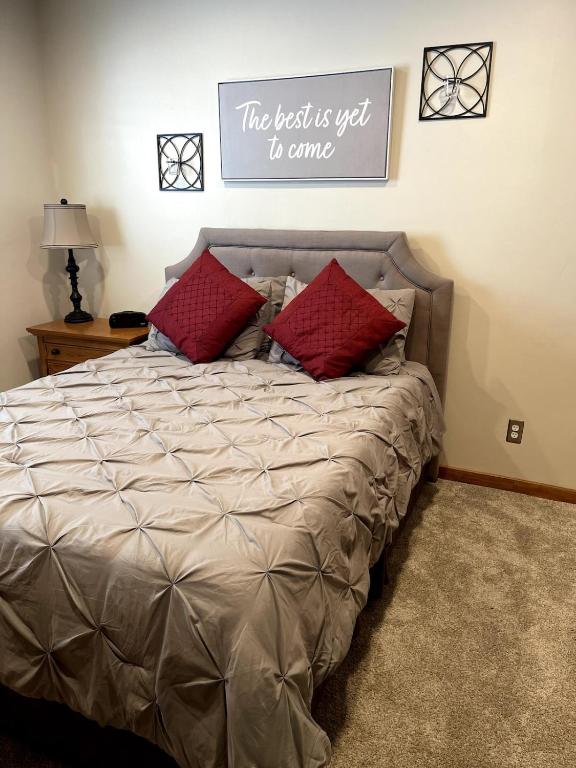EXECUTIVE 1 BD SANCTUARY IN MILLCREEK- HOT TUB, Washer, dryer - B&B Salt Lake City