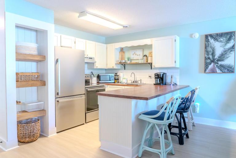 Beautifully Updated 1 Bedroom Condo-Golf Colony 19-D-Only 2 Miles To The Beach! - B&B Myrtle Beach