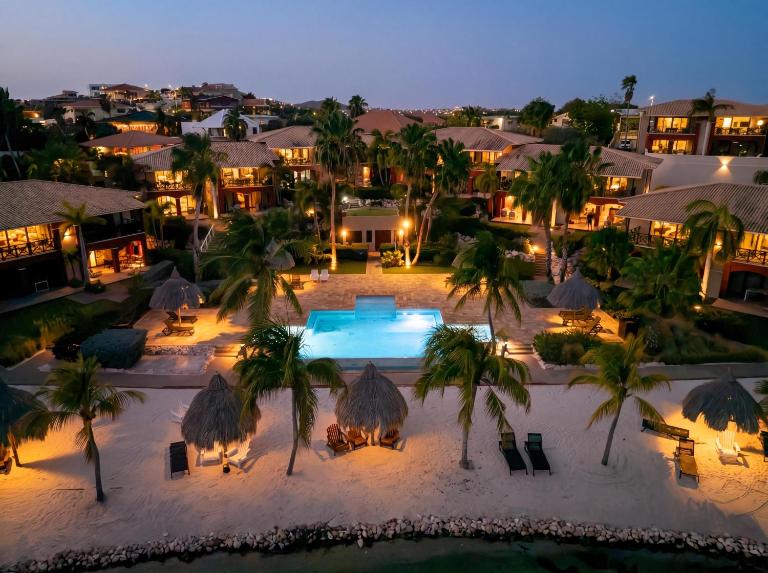 Villa Devries C3, near Jan Thiel, Private Beach front, Pool - Chambres d'hôtes Willemstad