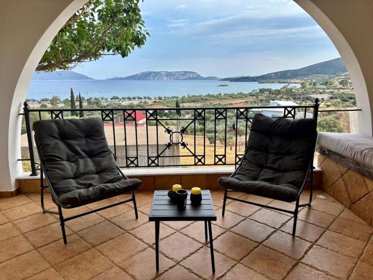 F Apartments Blue by Goutos Luxury Living - B&B Aegina