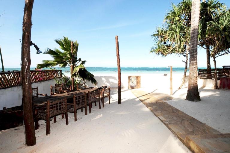 Villa Hideaway- Private Beachfront Villa ZanzibarHouses - Chambres d'hôtes Kiwengwa