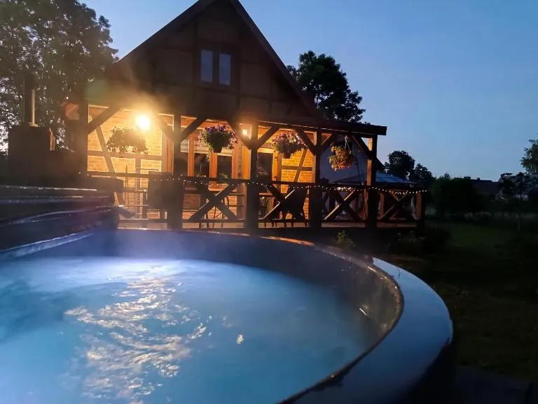 Jesionowy Zakątek domki z balią blisko jeziora - Chambres d'hôtes Piasutno