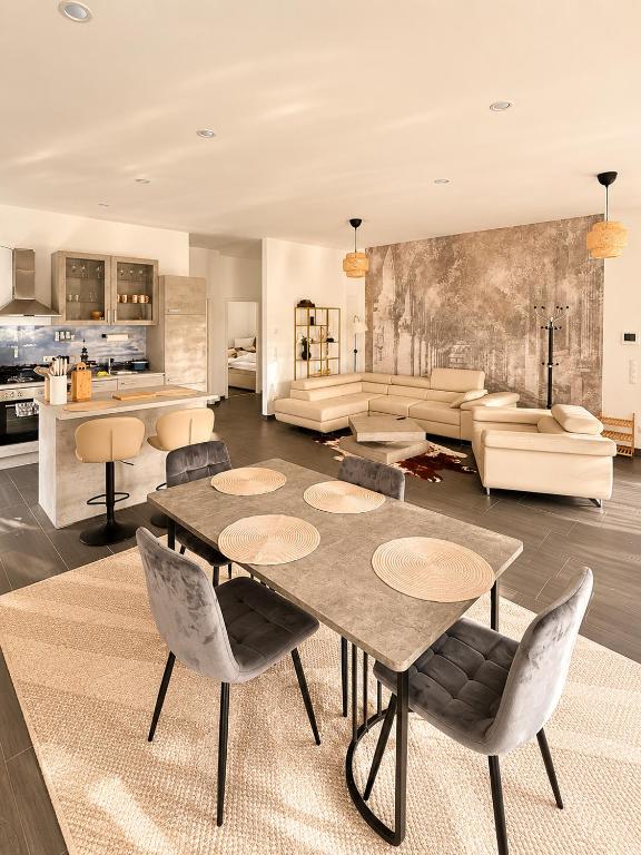 Modern Apartments - Free Parking - Business & Longstay - Boardinghouse Weiße Taube - Ferienwohnung Altenstadt