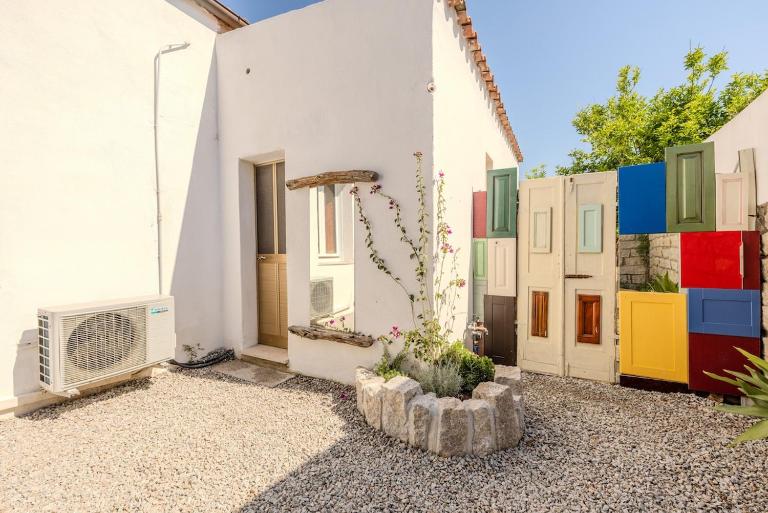 Rosa Di Giò - The Charm of Another Era - B&B Telti