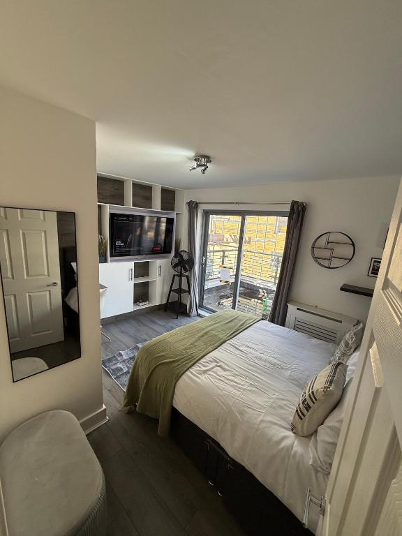 High Deluxe 2 NEW bed flat for 6 people in prime Location 10 min walking to LONDON EYE - B&B London