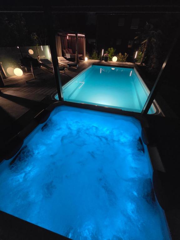All-In Rhein-Main - Pool, Sauna, Fitness & Workspace! - Bed and Breakfast Ginsheim-Gustavsburg