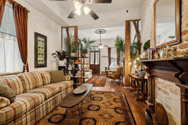 Historic 1840s Cottage Villa 2 min Steps from French Quarter 9br 7ba - B&B Nueva Orleans